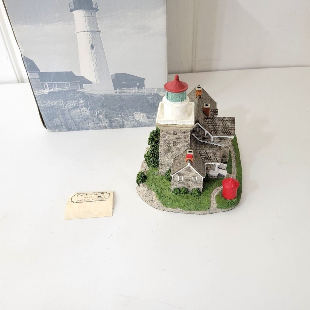 Harbour Lights 30 Mile Point New York #414 Lighthouse Figurine - Picture 4 of 5